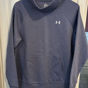 Women’s size medium under armor fleece sweatshirt